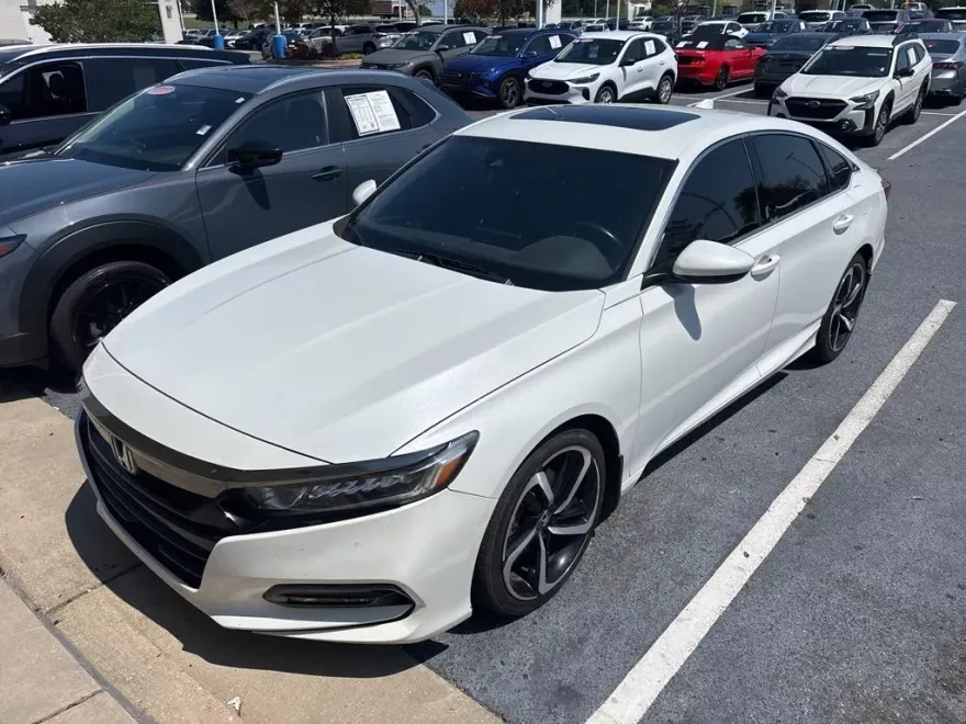 2018 Honda Accord Sport 2.0T photo 1