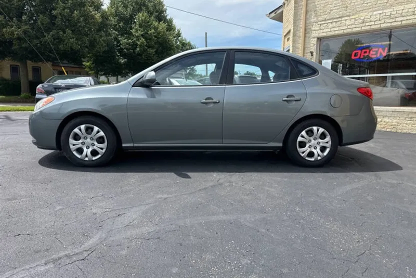 2009 Hyundai Elantra GLS photo 1