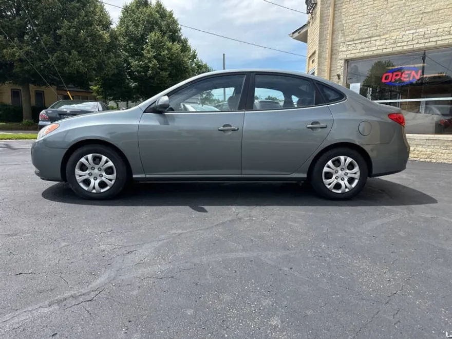 2009 Hyundai Elantra GLS photo 1