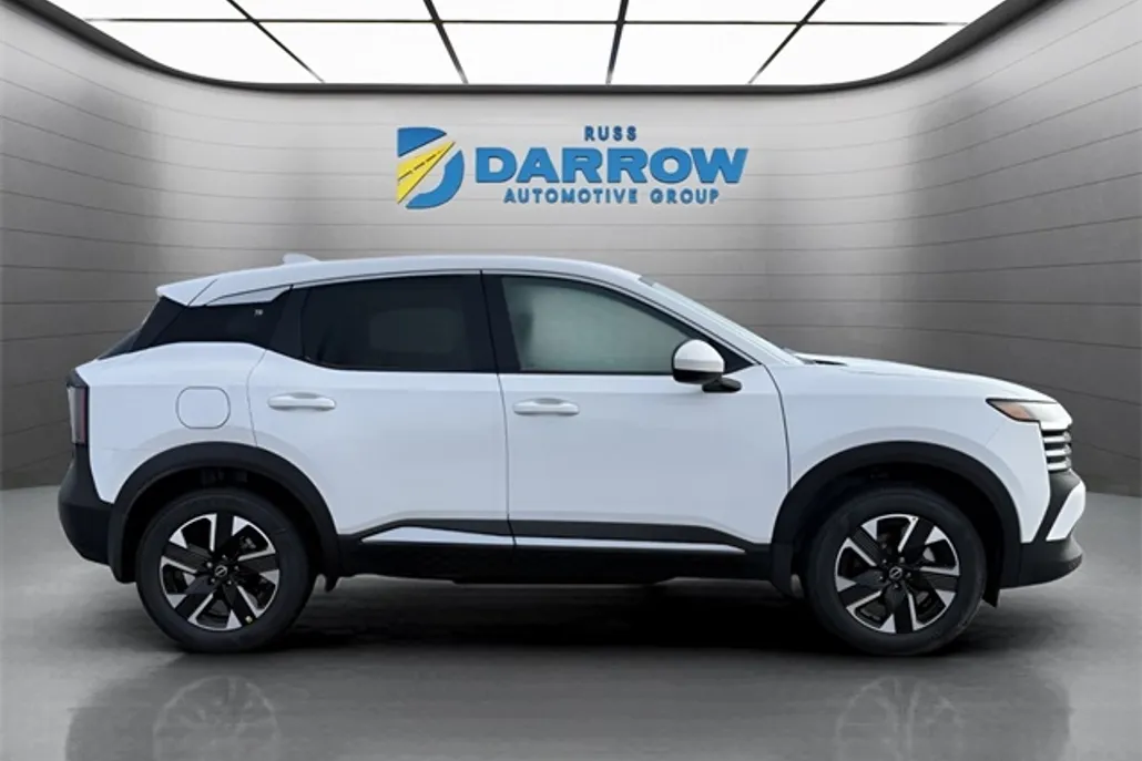 2025 Nissan Kicks SV photo 1