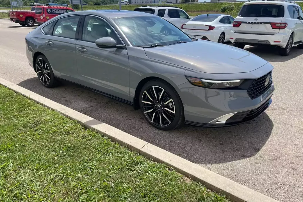 2025 Honda Accord Hybrid Touring photo 1