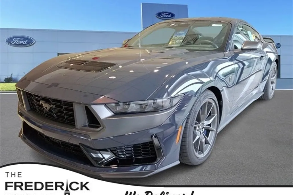 2025 Ford Mustang Dark Horse photo 1