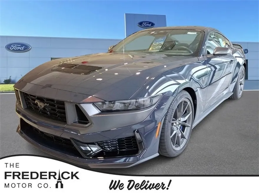 2025 Ford Mustang Dark Horse photo 1