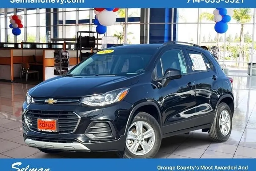 2022 Chevrolet Trax LT photo 1