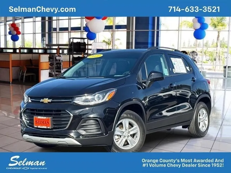 2022 Chevrolet Trax LT photo 1