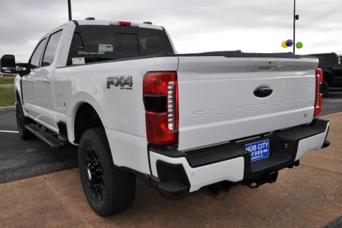 2025 Ford F-250 Lariat photo 3