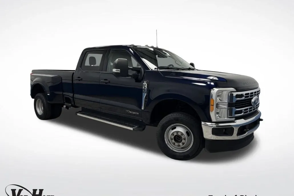 2023 Ford F-350 photo 1