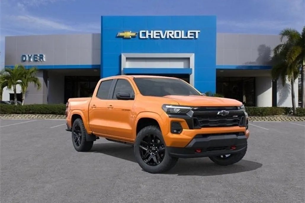 2025 Chevrolet Colorado Z71 photo 1