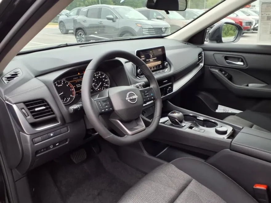 2026 Nissan Rogue SV photo 1