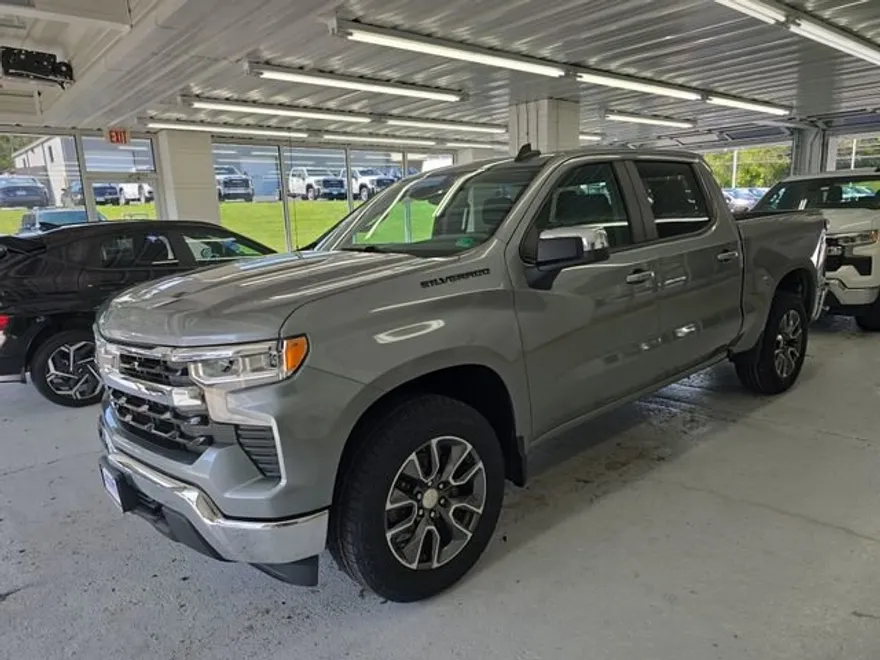 2023 Chevrolet Silverado 1500 LT photo 1