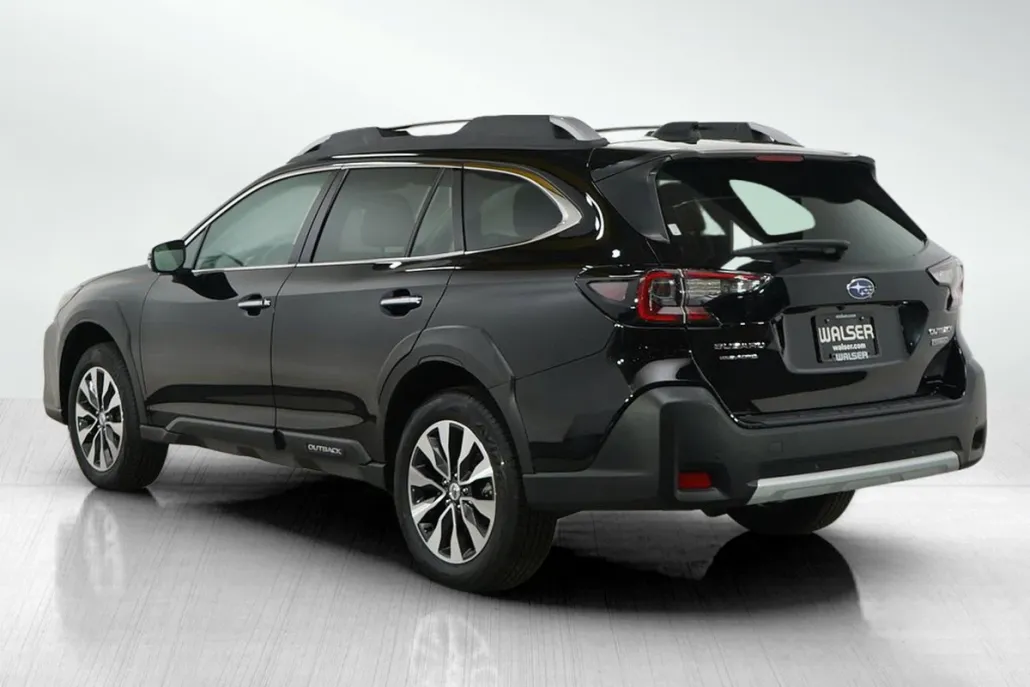 2024 Subaru Outback Touring photo 1
