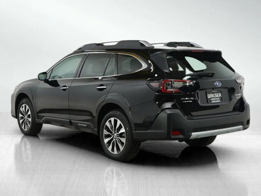 2024 Subaru Outback Touring photo 1