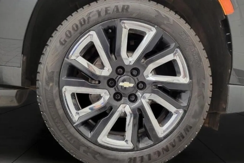 2021 Chevrolet Tahoe Premier photo 1