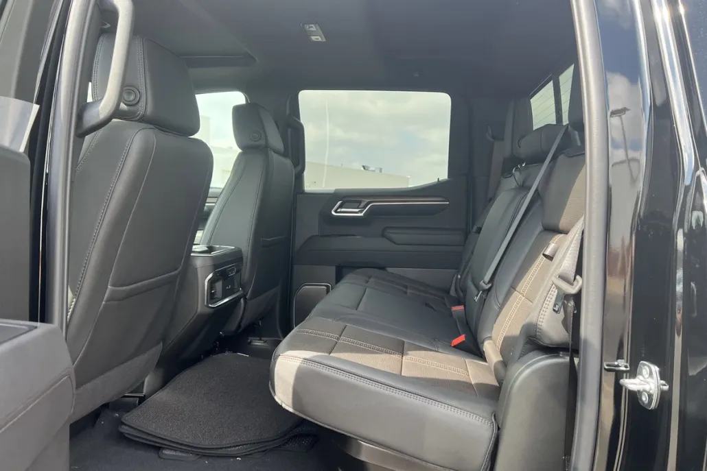 2026 Chevrolet Silverado 1500 High Country photo 1