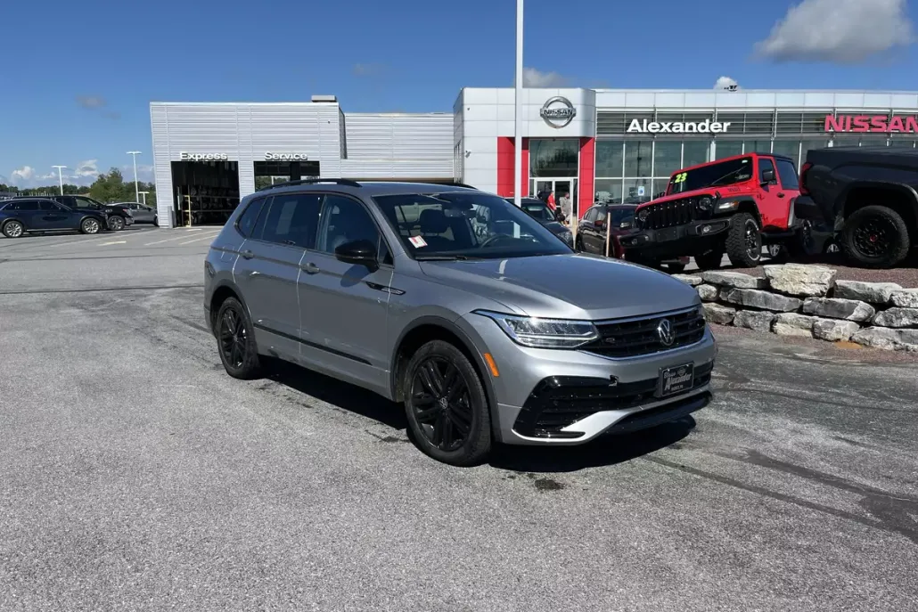 2022 Volkswagen Tiguan SE R-Line Black photo 1
