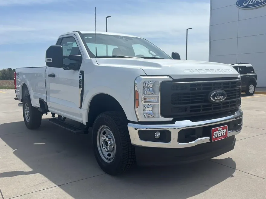 2025 Ford F-250 photo 1