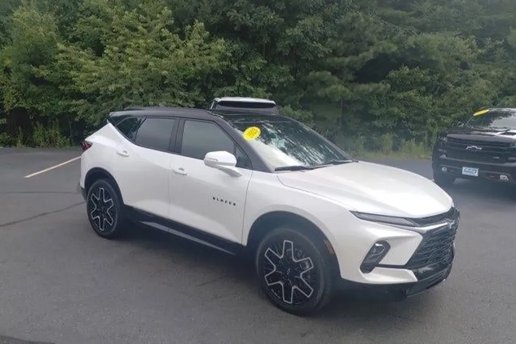 2023 Chevrolet Blazer RS photo 1
