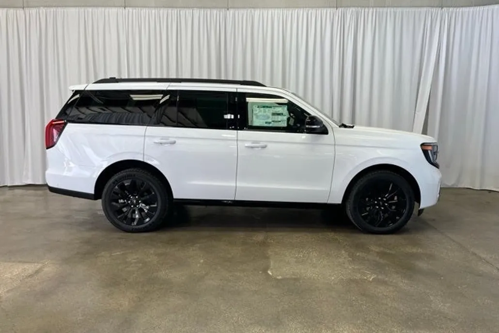 2025 Ford Expedition Platinum photo 1