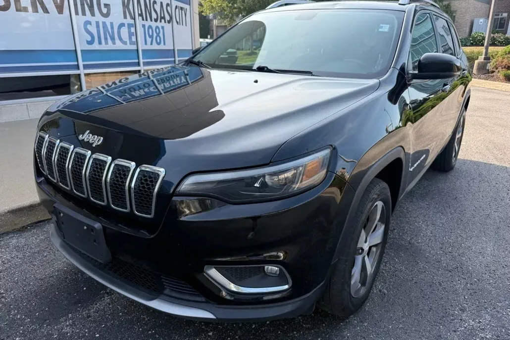 2019 Jeep Cherokee Limited photo 1