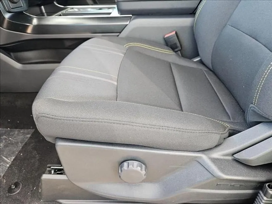 2025 Ford F-150 STX photo 4