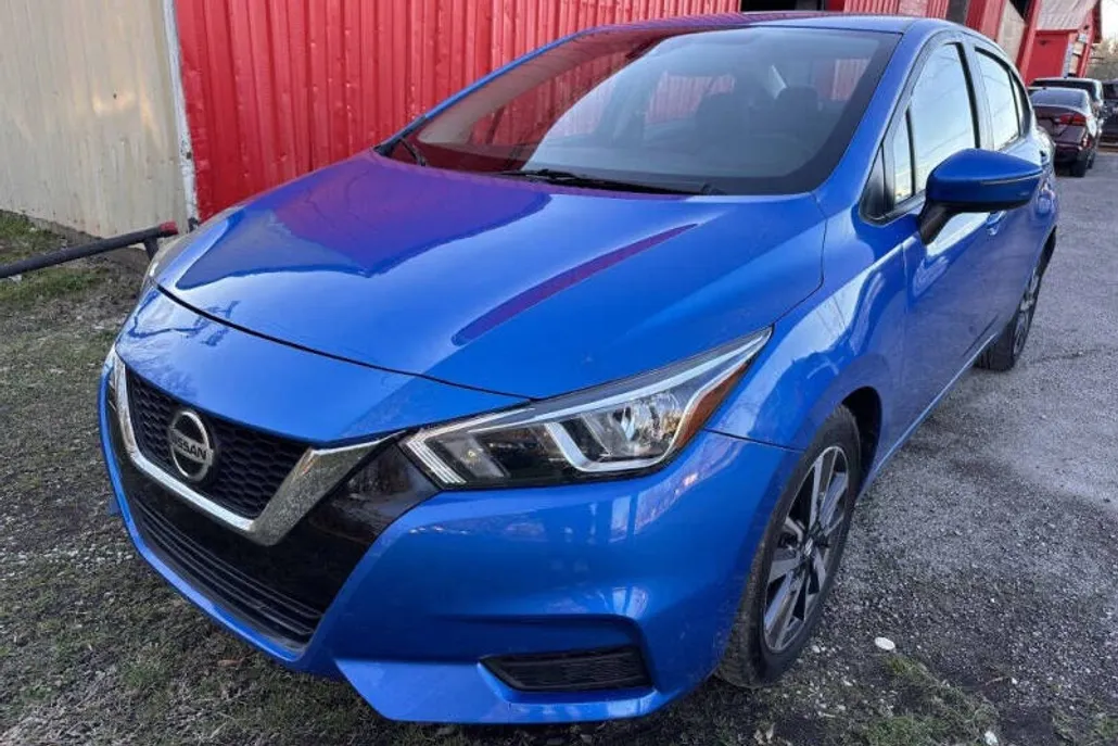 2021 Nissan Versa SV photo 1