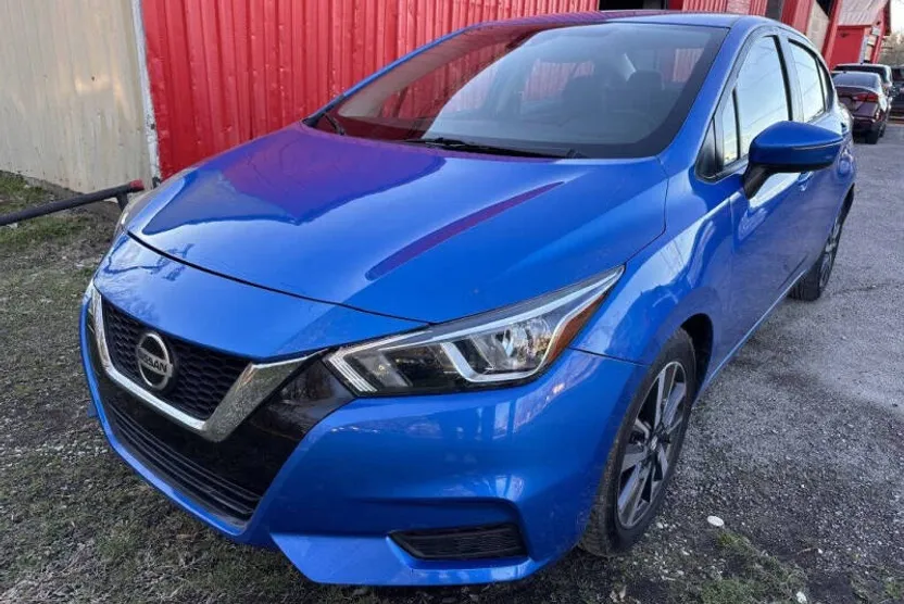 2021 Nissan Versa SV photo 1