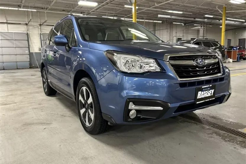 2017 Subaru Forester 2.5i Premium photo 1