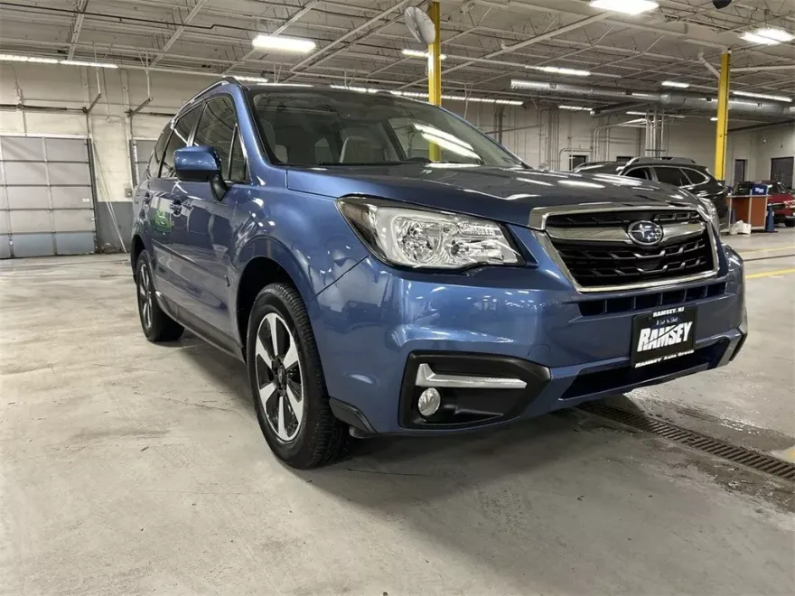2017 Subaru Forester 2.5i Premium photo 1
