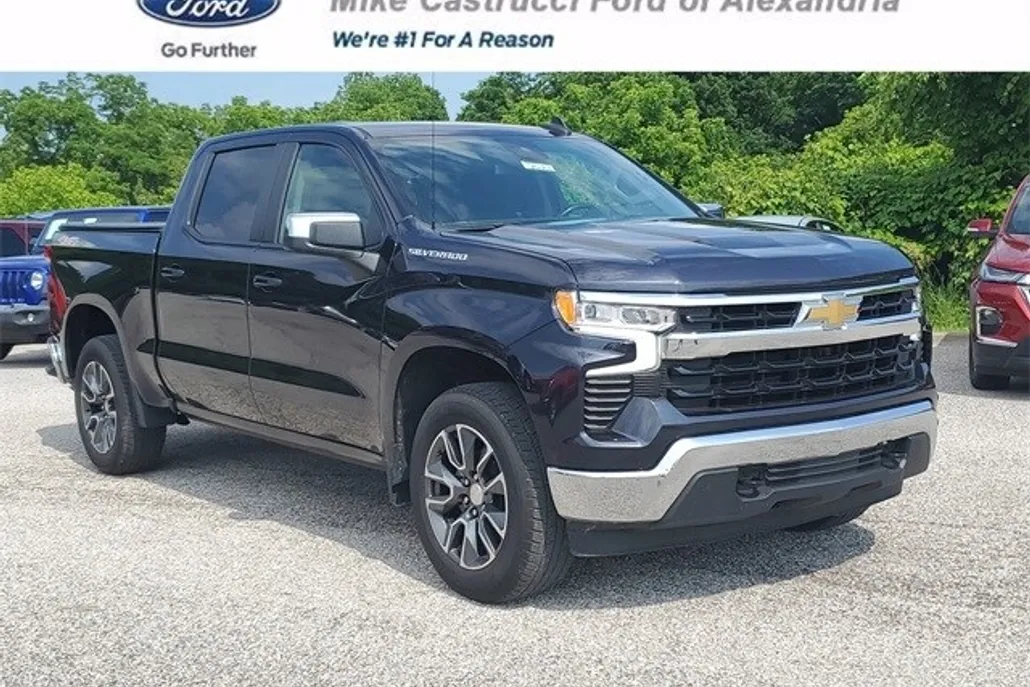 2022 Chevrolet Silverado 1500 LT photo 1