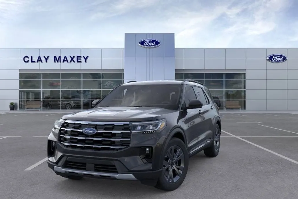 2025 Ford Explorer photo 1