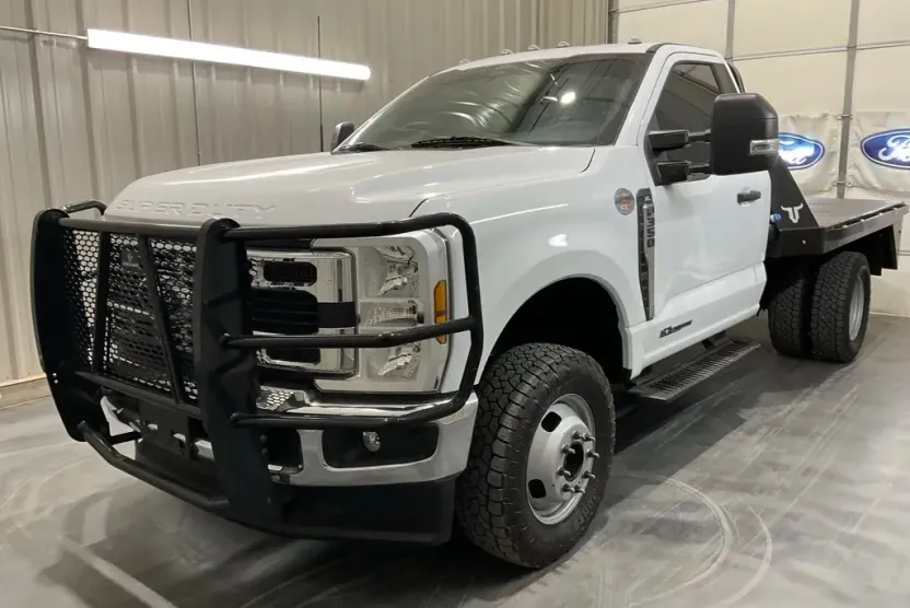 2024 Ford F-350 photo 1
