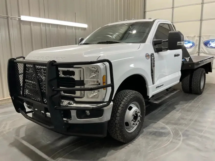 2024 Ford F-350 photo 1