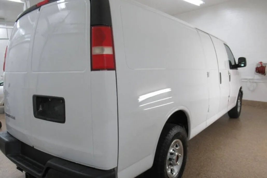 2014 Gmc Savana 3500 Cargo photo 1