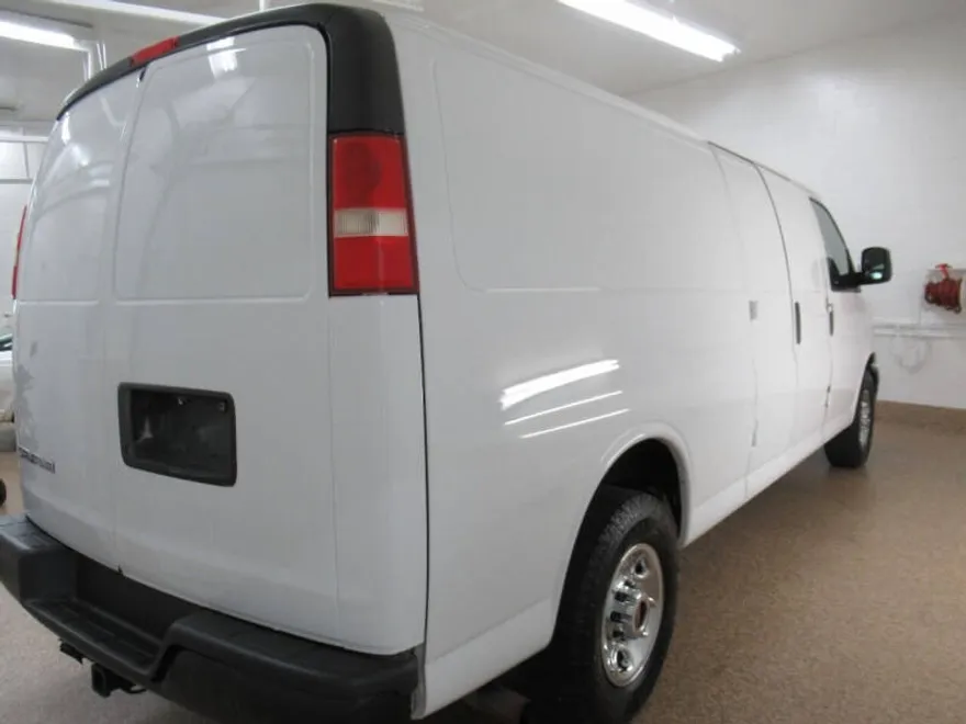 2014 Gmc Savana 3500 Cargo photo 1