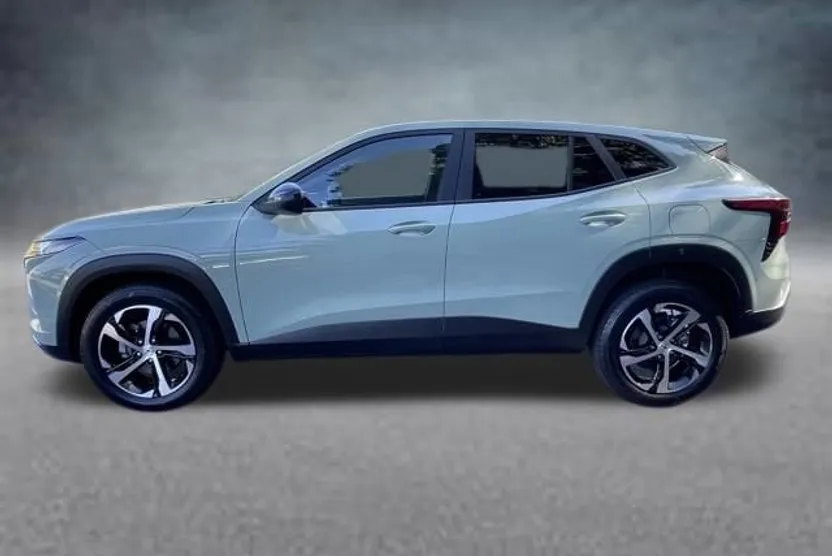 2024 Chevrolet Trax photo 1