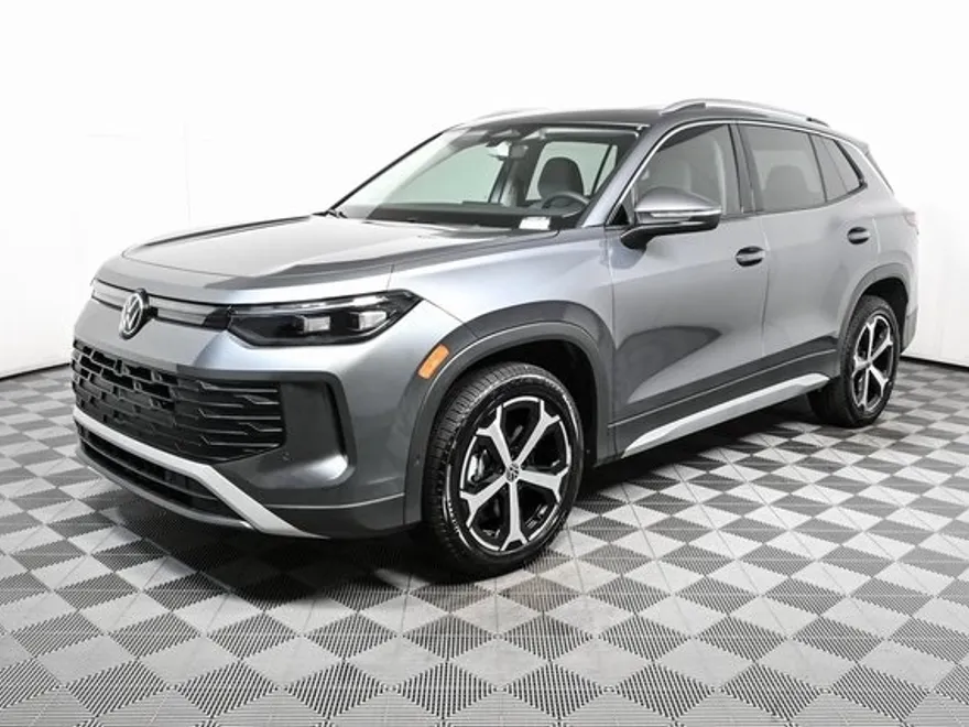 2025 Volkswagen Tiguan SE photo 1