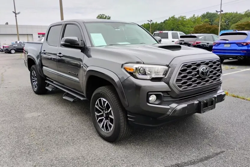 2020 Toyota Tacoma TRD Sport photo 1