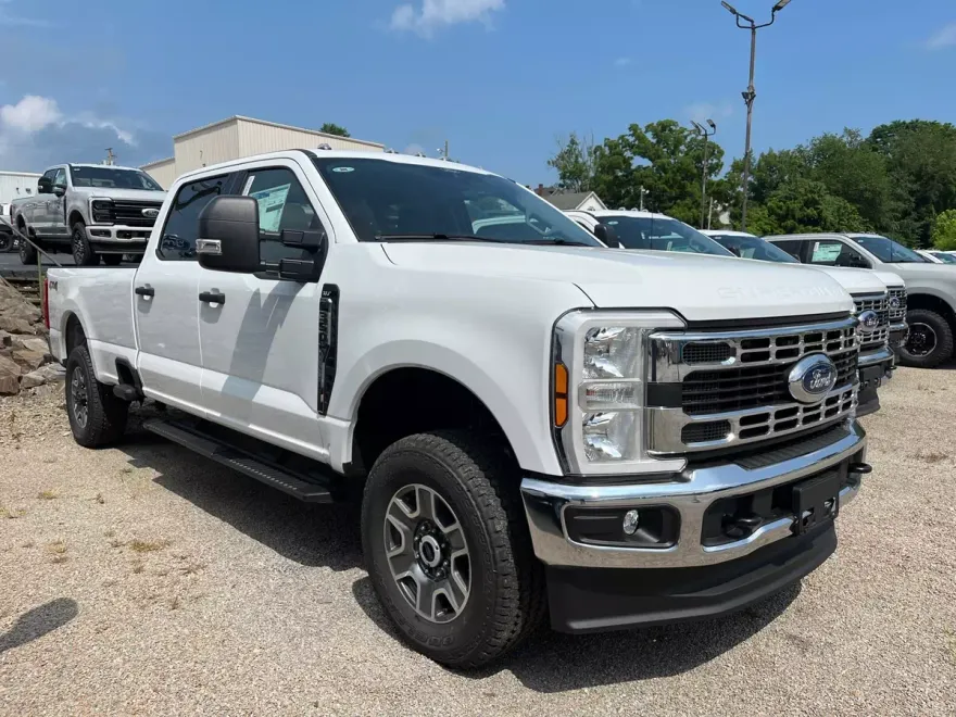 2025 Ford F-350 XLT photo 1