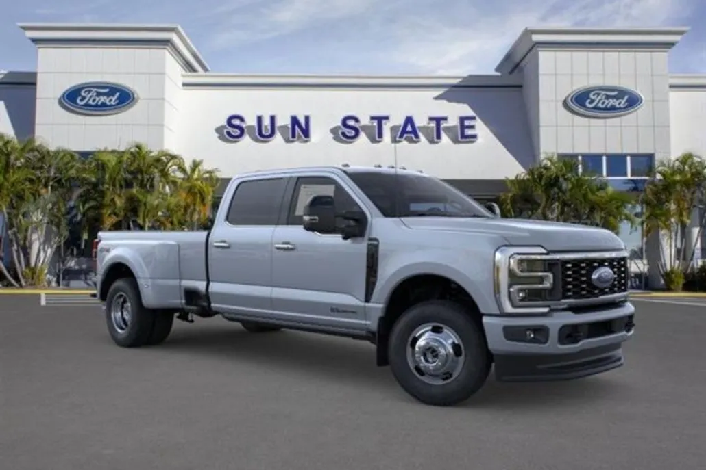 2026 Ford F-350 Platinum photo 1