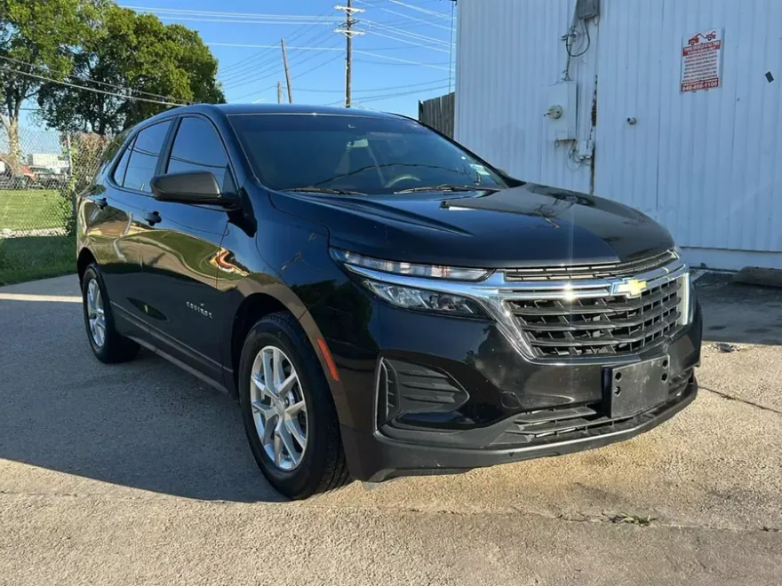 2022 Chevrolet Equinox LS photo 1