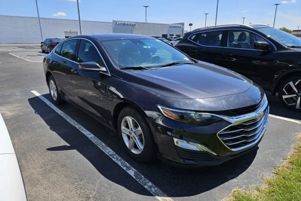 2023 Chevrolet Malibu 1LT photo 1