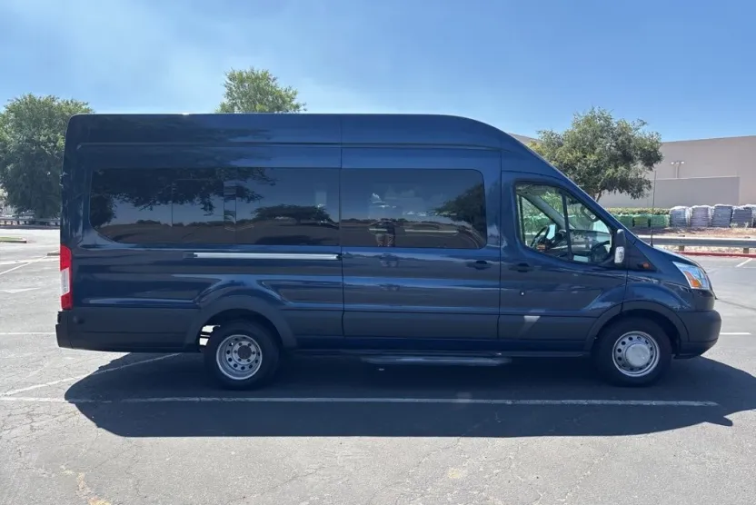 2016 Ford Transit XLT photo 1