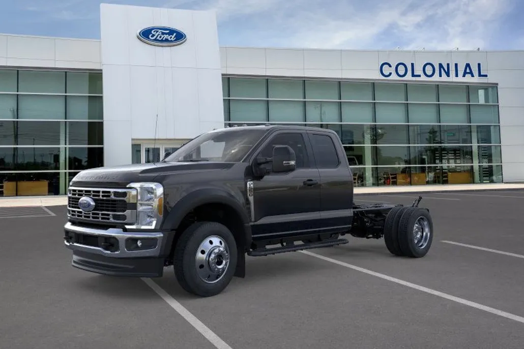 2026 Ford F-550 XLT photo 1