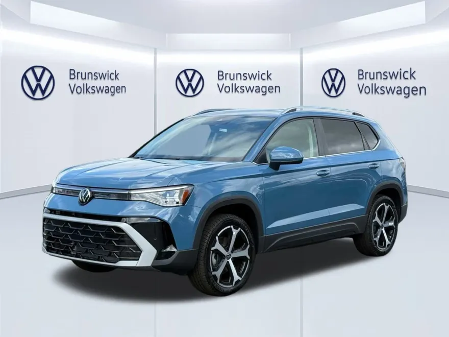 2025 Volkswagen Taos SEL photo 1
