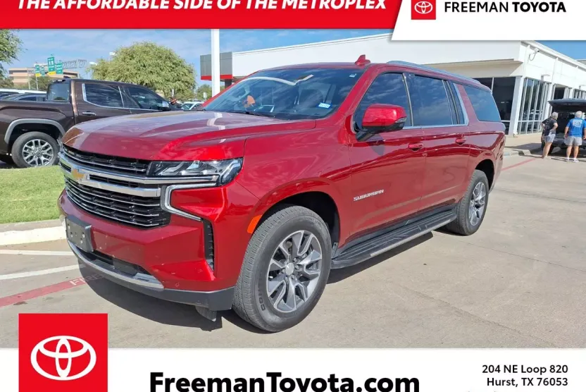 2023 Chevrolet Suburban LT photo 1