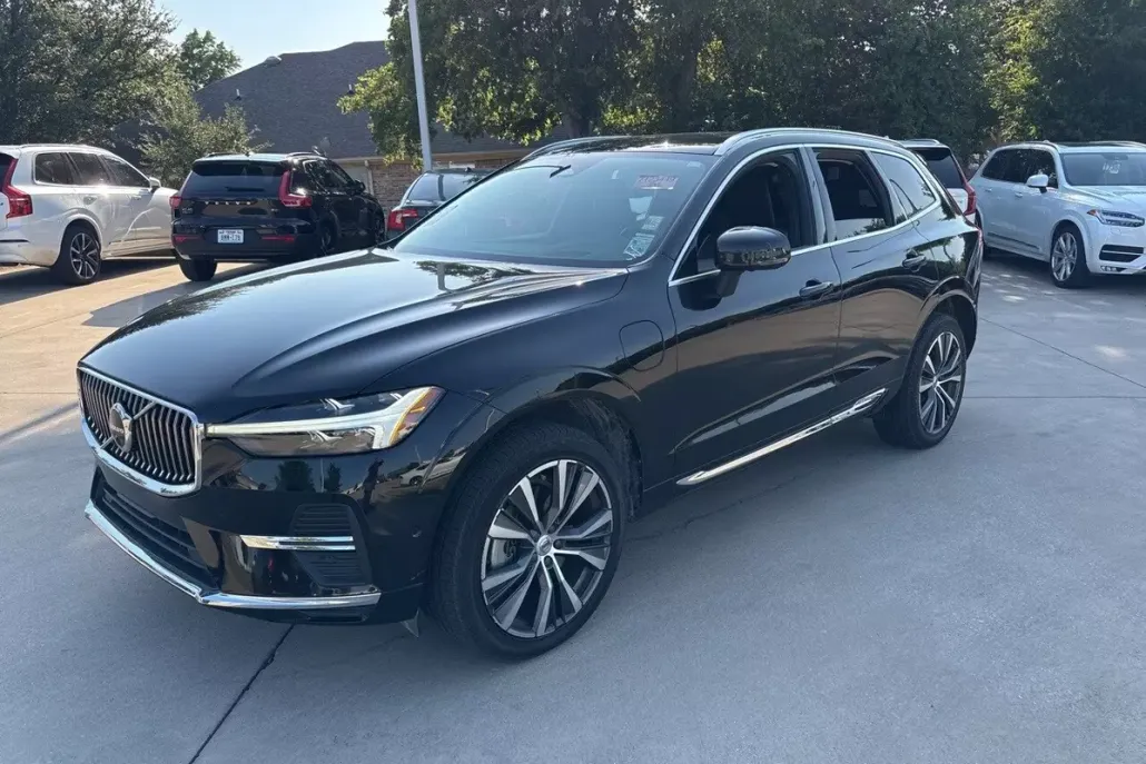 2022 Volvo XC60 Recharge Hybrid T8 Inscription Expression photo 1