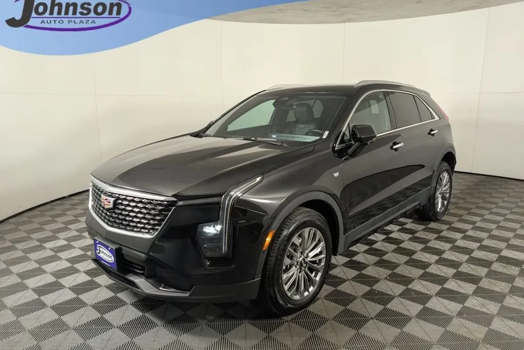 2024 Cadillac XT4 Premium Luxury photo 1