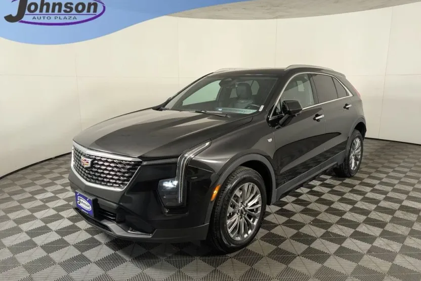 2024 Cadillac XT4 Premium Luxury photo 1