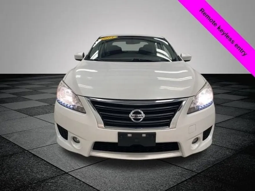 2015 Nissan Sentra SR photo 1