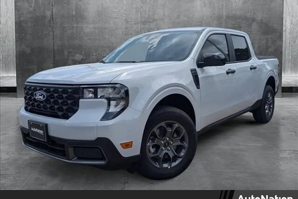 2025 Ford Maverick XLT photo 1